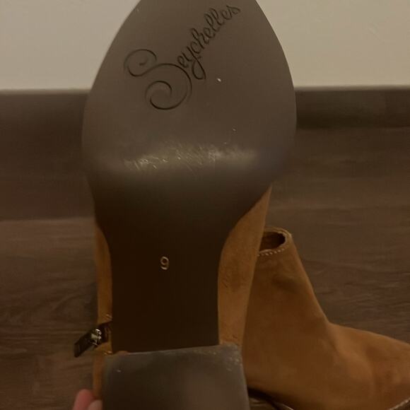 Seychelles Tan Suede Booties Sz 9 - Picture 7 of 7
